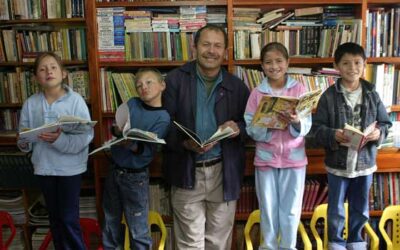 ¨José Alberto Gutiérrez – o homem que criou uma biblioteca e tanto… a partir do lixo!